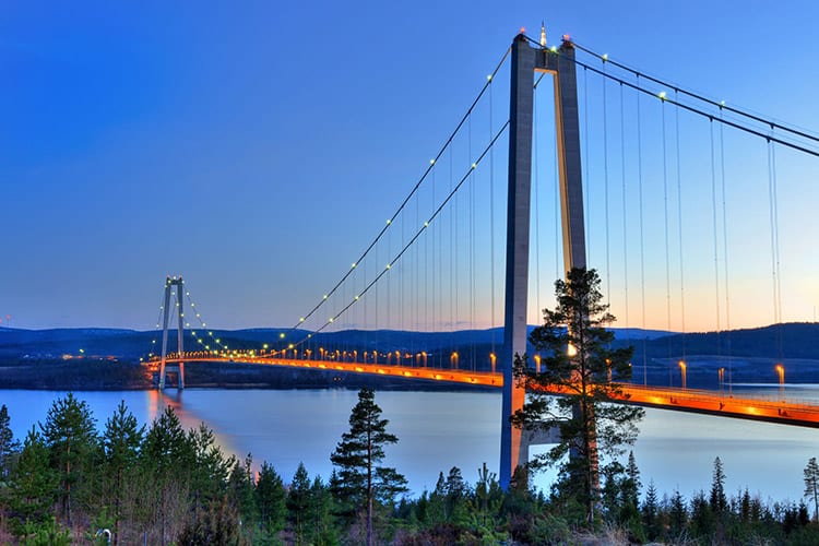 Höga Kustenbron