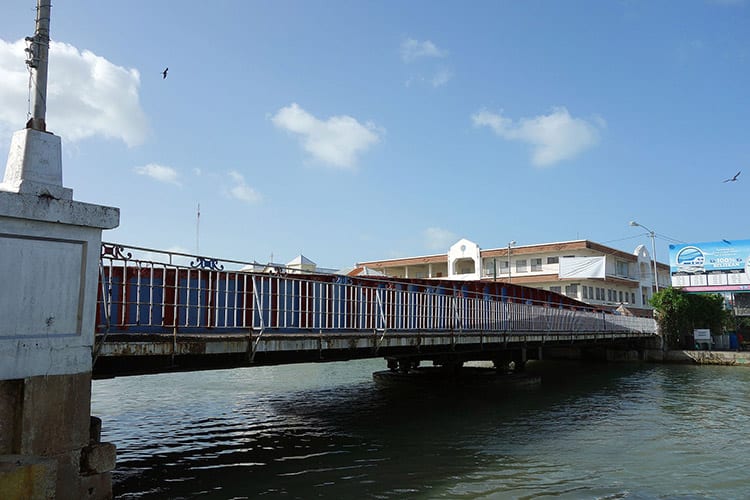 Swing Bridge, Belize City