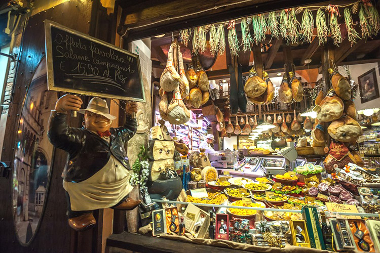 Bologna, Salumeria 